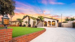 Exterior - 25% Off Sept & Oct, Full AC, Perfect For Families! (Ventura)