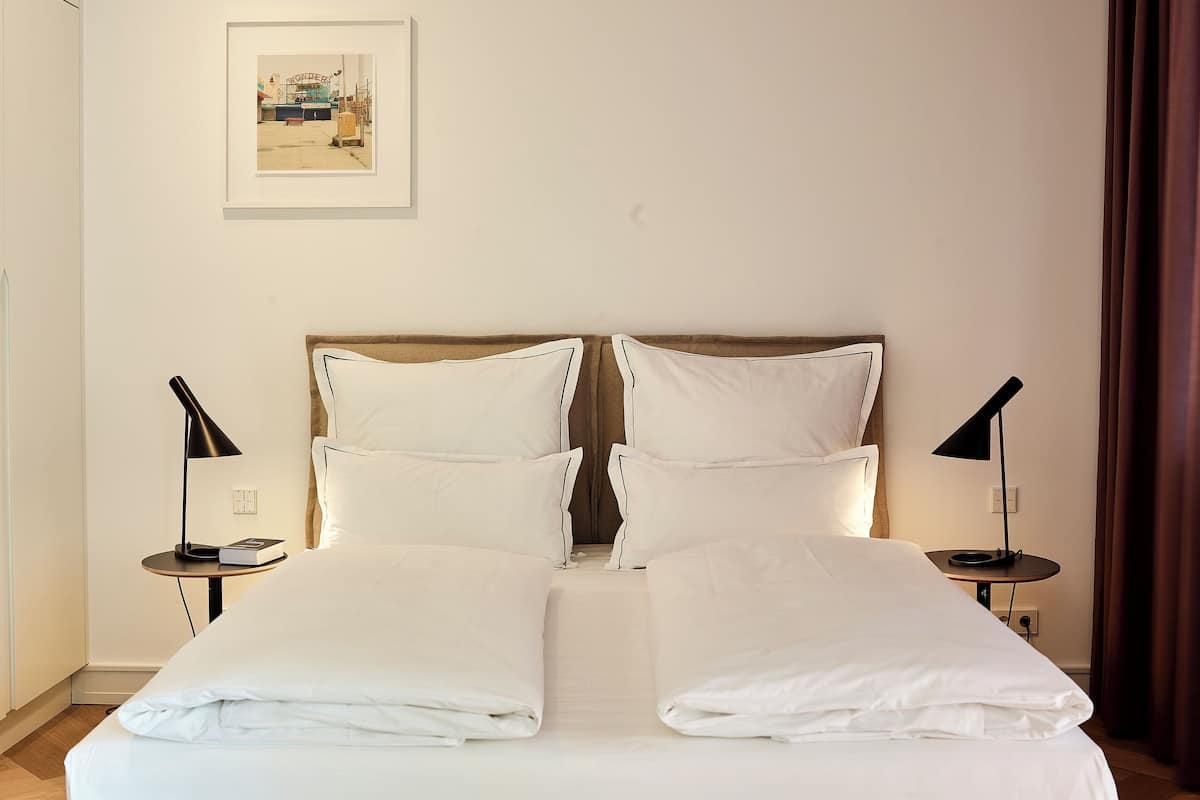 1 bedroom, in-room safe, blackout drapes, soundproofing