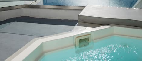 Superior Suite, Hot Tub, Sea View | 1 bedroom, in-room safe, iron/ironing board, free WiFi