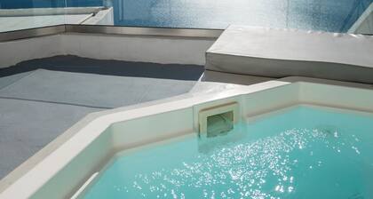 Cliff Aura Suites