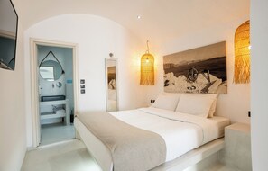 Suite Standard, bain à remous, vue mer | 1 chambre, coffres-forts dans les chambres, fer et planche à repasser