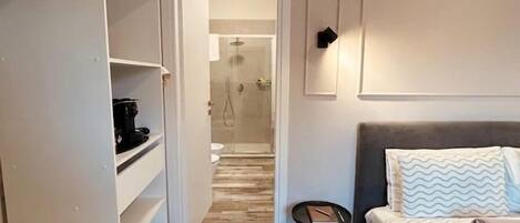 1 bedroom, desk, free WiFi, bed sheets