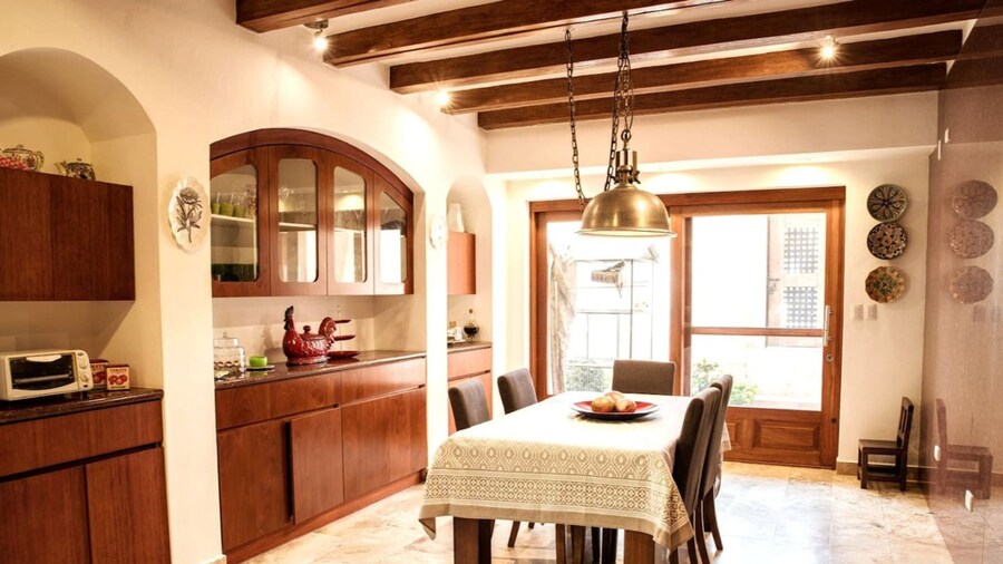 Luxury Casa Guayllabamba - BBQ Jacuzzi Gym Piscina