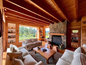 House | 5 bedrooms - Modern Rustic House Playa El Monje Laundry Wifi (Panguipulli)