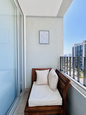 Apartment | 1 bedroom - Urbano Plaza Vespucio Laundry Parking Pet Pool (Santiago)