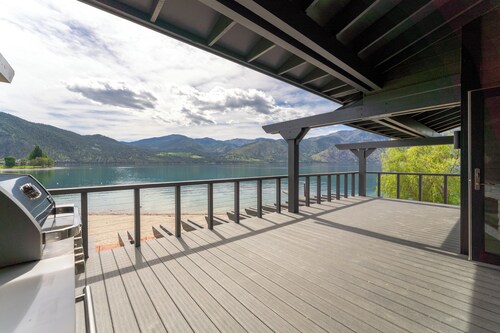 Waterfont Luxury- Yacinde B3