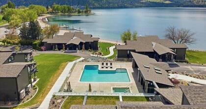 Luxury at the Lake- Yacinde F1