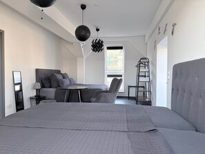 4 bedrooms, desk, iron/ironing board, WiFi (free) - Familien Suite in Elbflorenz (Dresden)