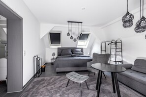 4 bedrooms, iron/ironing board, travel crib, internet - Family suite in Elbflorenz (Dresden)