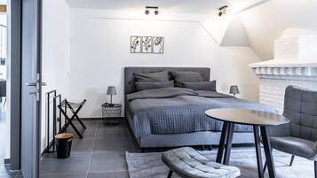 4 Schlafzimmer, Schreibtisch, Bügeleisen/Bügelbrett, kostenloses WLAN