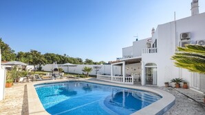 House | Pool - Comfortable Villa in Carvoeiro, Algarve (Lagoa)