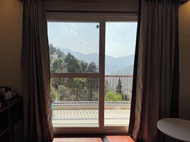 高级房, 阳台 | 免费迷你吧物品、办公桌、笔记本电脑工作区、免费 WiFi