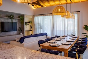 Villa | Dining room