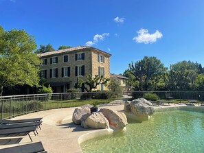 Indoor pool, outdoor pool - La Bastide des Princes - Indoor and outdoor swimming pool (Caderousse)