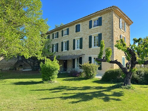 La Bastide des Princes - Indoor and outdoor swimming pool