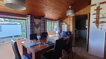Cabin | Dining