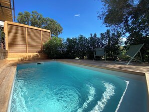 Piscina all'aperto, una piscina riscaldata