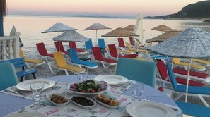 Terrace/patio - Karaburun Can Otel (Karaburun)