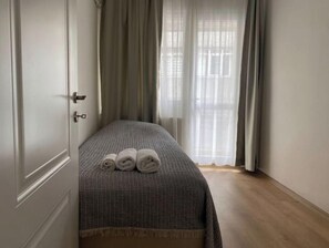 3 bedrooms, iron/ironing board, WiFi