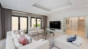 Exclusive Villa, 5 Bedrooms, Private Pool, Beach View | Living area