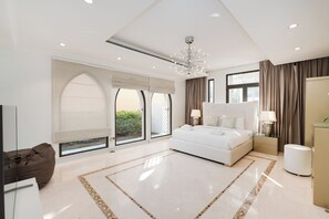 Exclusive Villa, 5 Bedrooms, Private Pool, Beach View | 5 bedrooms, in-room safe, desk, laptop workspace - Exclusive Palm Villa - Mint Stay (Dubai)