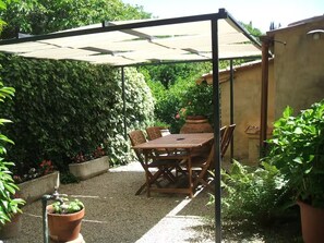 Outdoor dining - Vacation home "Old mansion" (Monteroni d'Arbia)