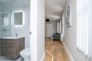 Een douche, een haardroger