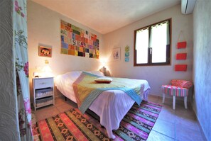 4 bedrooms, iron/ironing board, WiFi, bed sheets - House "Famiglia" - Haven of peace near Santa Giulia (Porto-Vecchio)