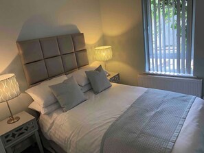 3 bedrooms, iron/ironing board, travel cot, WiFi