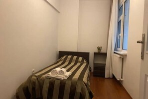 3 quartos, ferros/tábuas de passar roupa, Wi-Fi, roupa de cama