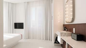 Loft | Biancheria da letto di alta qualità, cassaforte in camera