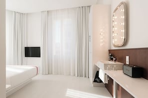 Loft | Premium bedding, in-room safe, laptop workspace, blackout drapes - Ruby Giulia Hotel Rome (Rome)