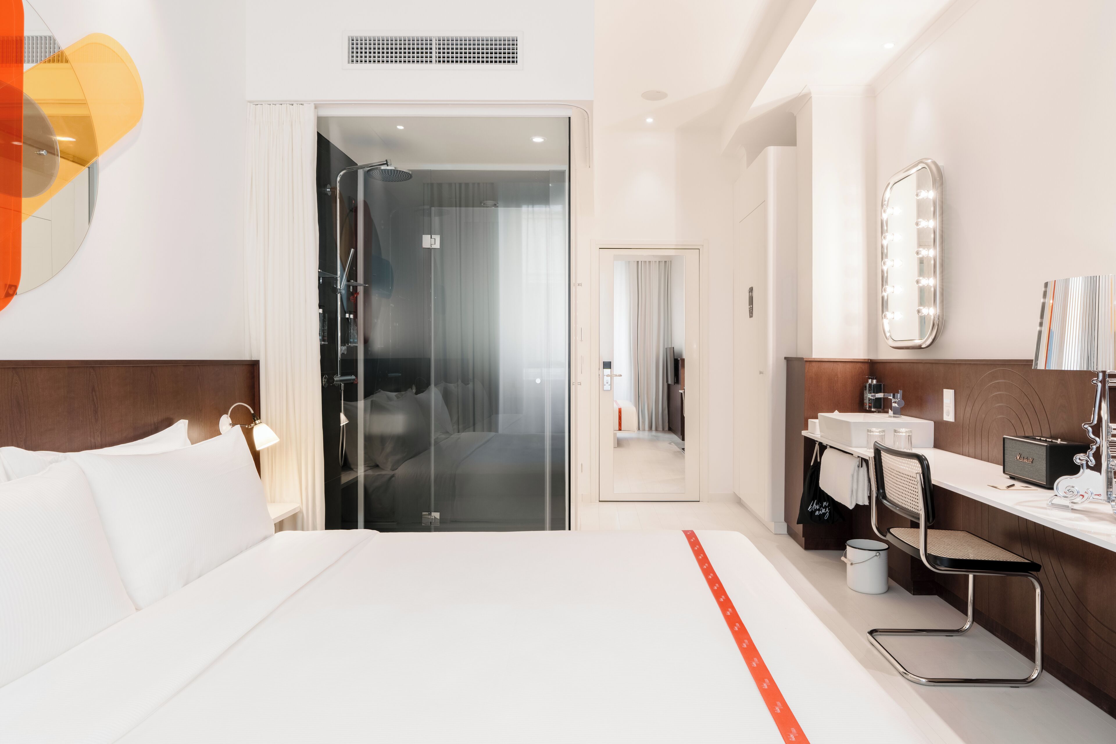 Cosy | Premium bedding, in-room safe, laptop workspace, blackout drapes