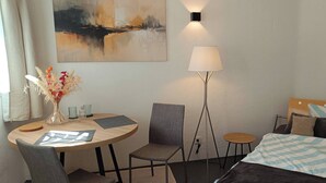 Rom, 1 soverom, røyk, hageutsikt | 1 soverom