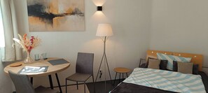 Habitación, 1 habitación, para fumadores, vista al jardín | 1 habitación