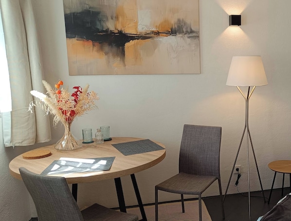 Chambre, 1 chambre, fumeurs, vue jardin | Restauration