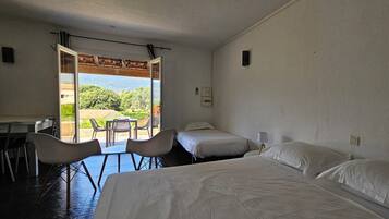 1 室のベッドルーム、WiFi (無料)、ベッドシーツ