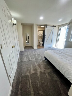 2 chambres, fer et planche à repasser, accès au Wi-Fi (inclus)
