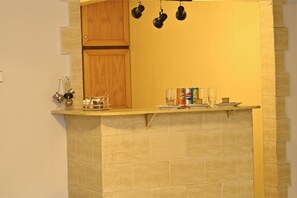 Interior - Charming 2-Bedroom Home – Your Perfect Getaway Awaits! (elharam)