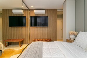 Iron/ironing board, Internet, bed sheets