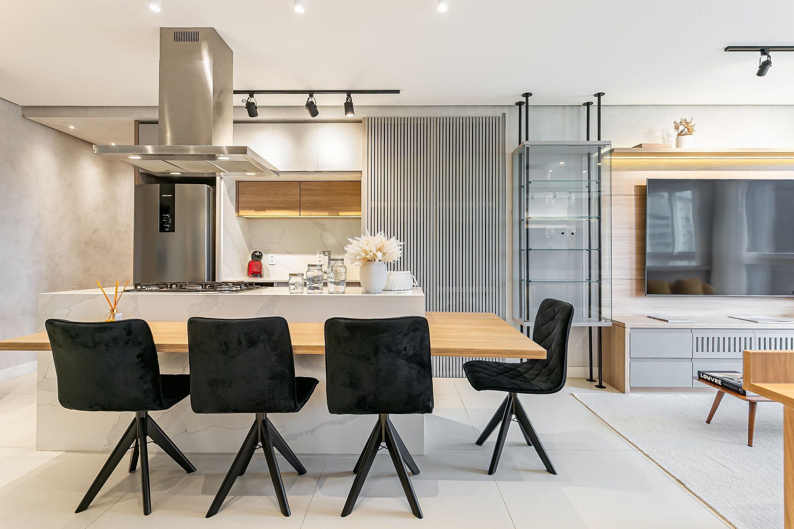 Refrigerador, microondas, horno y lavavajillas 