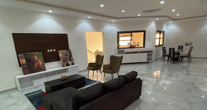 Serene Luxury Retreat and Relaxation Oasis