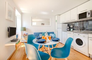 Basic Apartment, 2 Bedrooms, Non Smoking, Kitchenette | Private kitchenette | Espresso maker, electric kettle, toaster