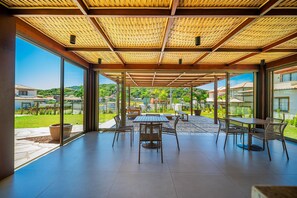 Deluxe House, 4 Bedrooms, Air conditioning | Dining - Bz96 Linda casa 4 quartos (Búzios)