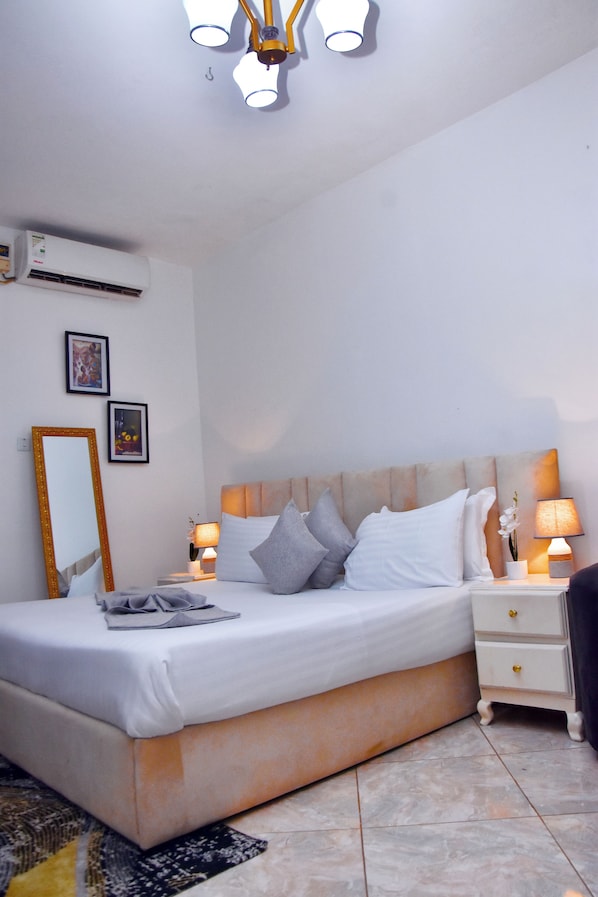 In-room safe, desk, laptop workspace, iron/ironing board