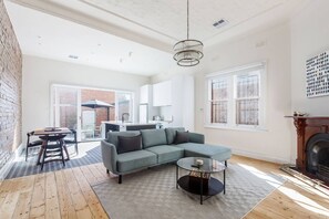 Seamless open living encourages togetherness or entertaining. 