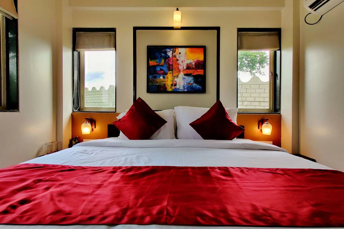 1 bedroom, soundproofing, iron/ironing board, bed sheets