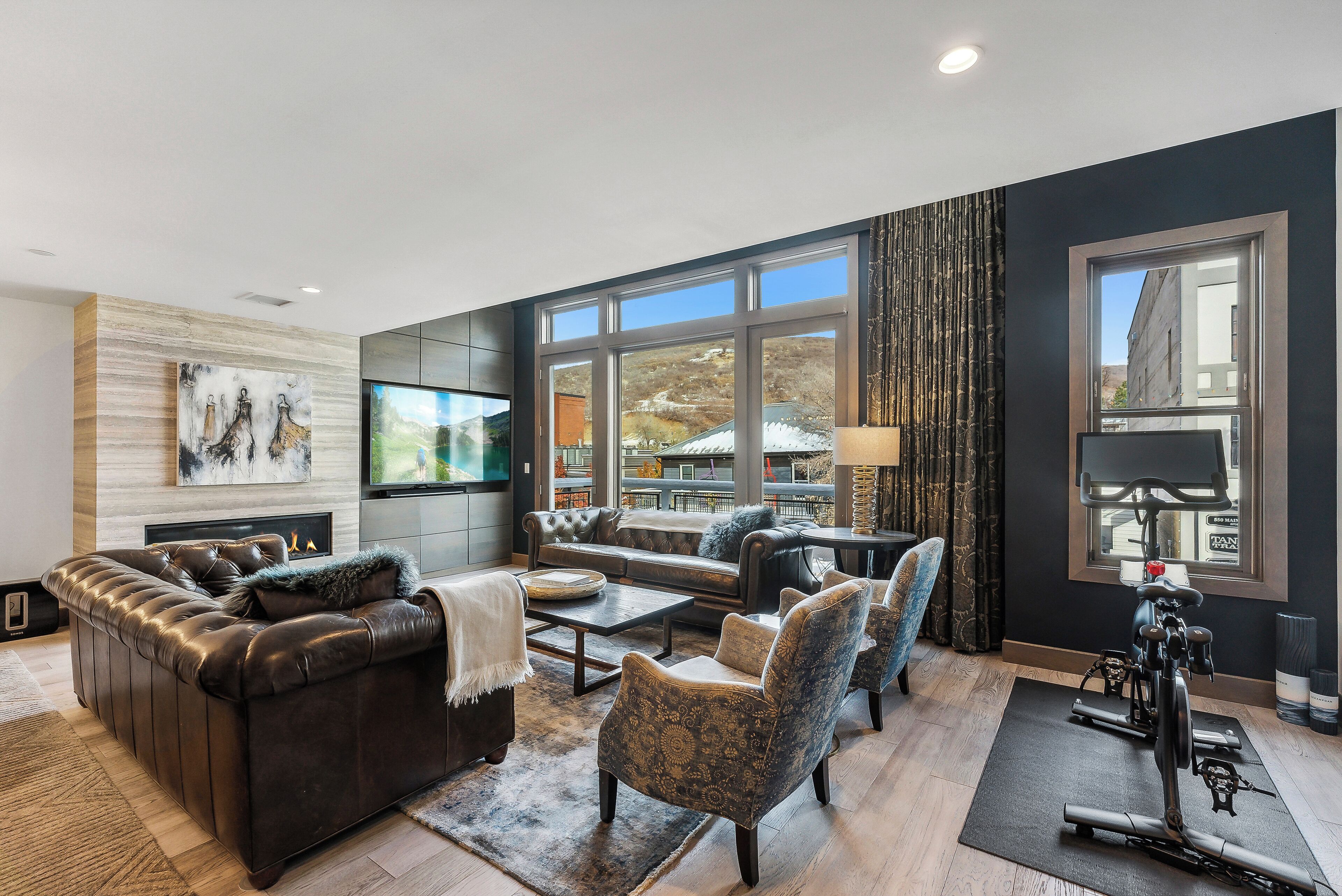 Smart-TV, peis og stereoanlegg