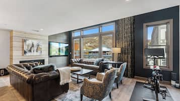 Smart-TV, peis og stereoanlegg