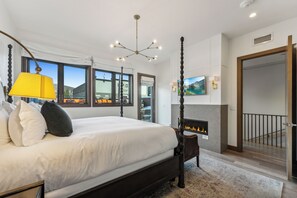 5 bedrooms, in-room safe, iron/ironing board, travel crib